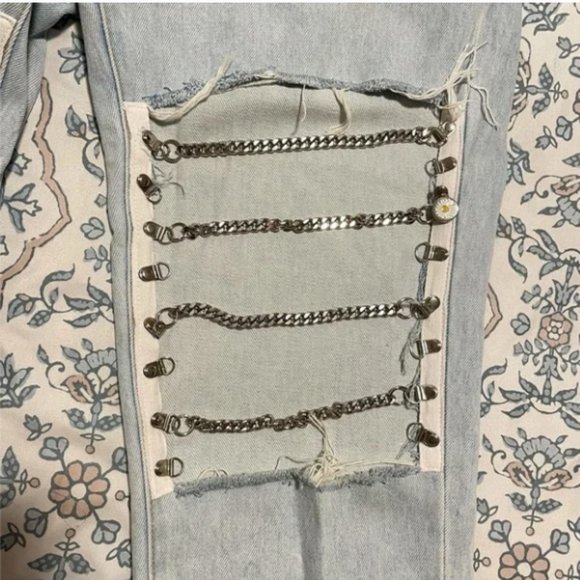 Carmar Galexia Hermia Straight Leg Jeans Cut Out Chain Knee Light Wash Size 27 - Picture 8 of 14